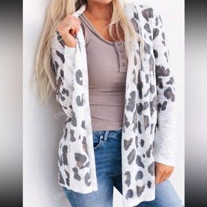 Leopard print open front top size L
